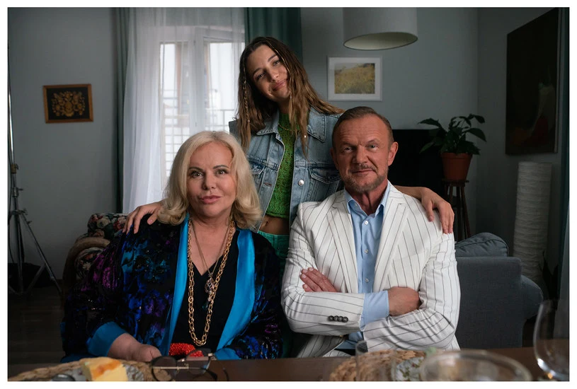 "Teściowie": Joanna Kurowska, Julia Wieniawa, Cezary Pazura 