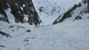W całych Tatrach obowiązuje czwarty stopień zagrożenia lawinowego