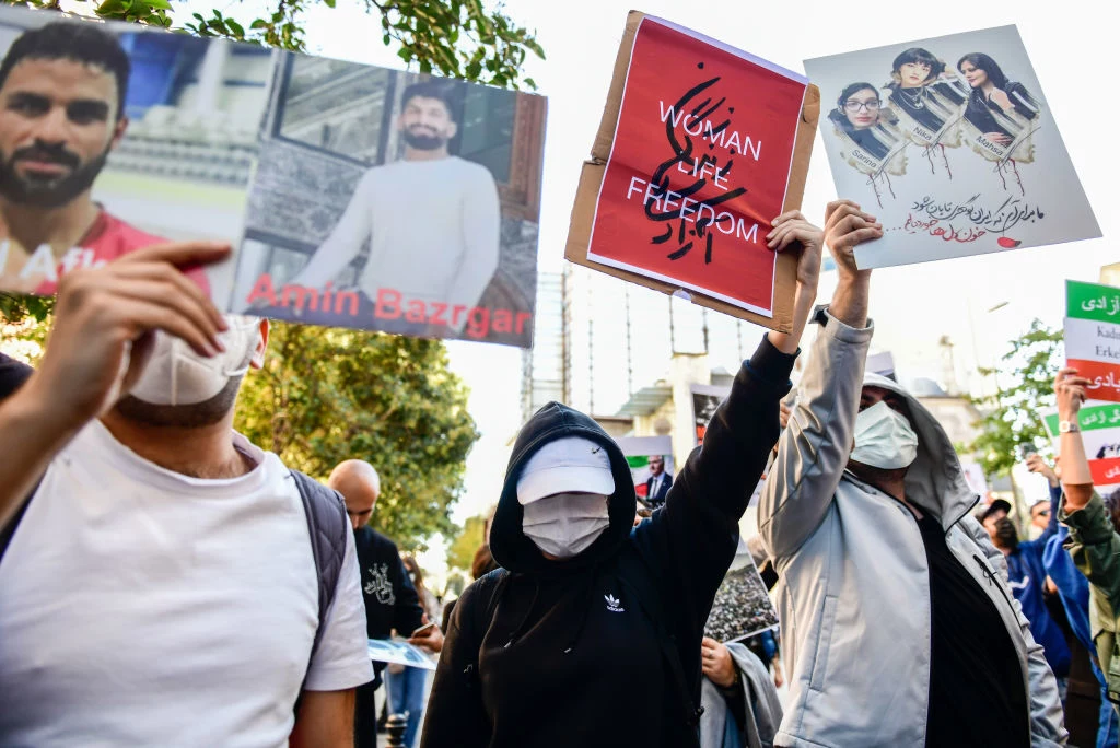 Manifestacje po śmierci Mahsy Amini odbyły się w wielu krajach