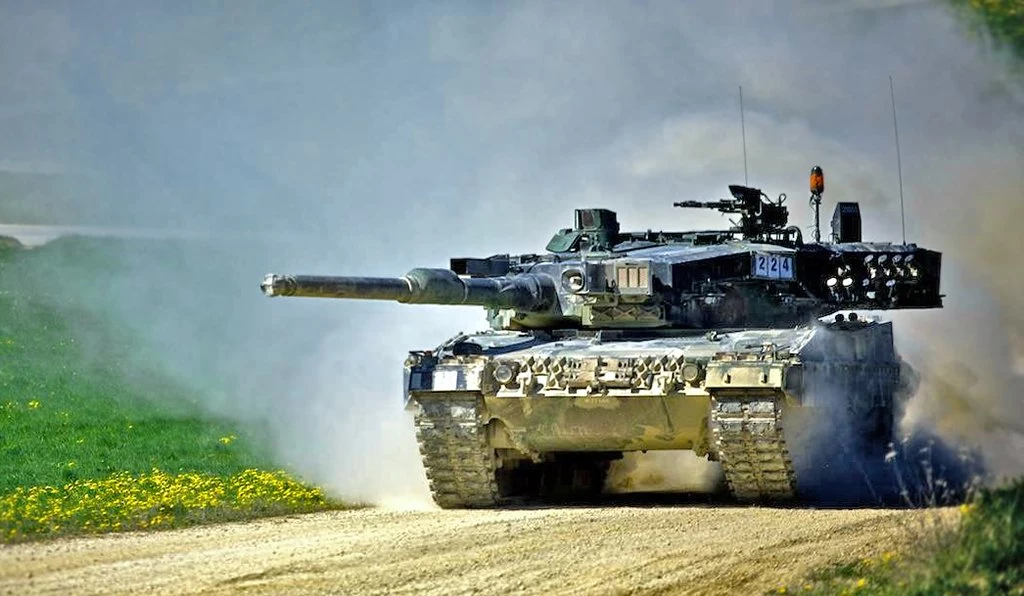 Leopard 2 szwajcarskiej armii jest oznaczany jako Pz. 87. W ostatnim dziesięcioleciu ze względu na koszty utrzymywania rząd szwajcarski rozpoczął próbę ich stopniowego wygaszania ze służby