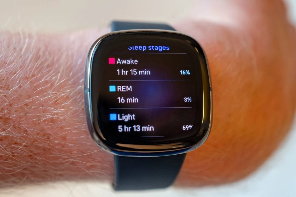 Smart watch przypomina zapominalskim o ruchu i mierzy jakość snu