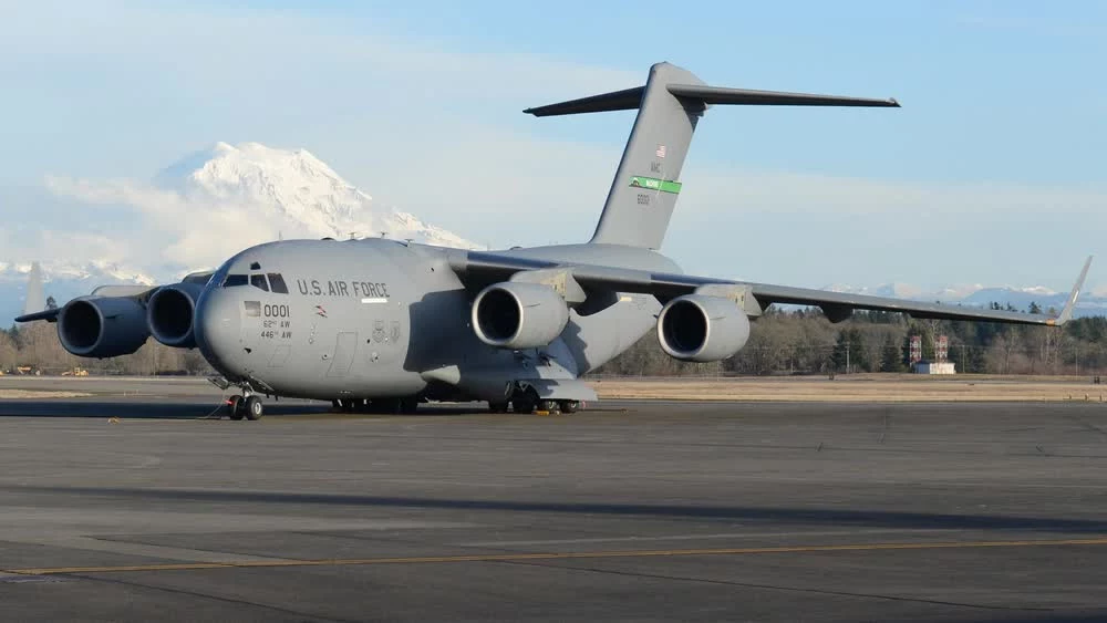 Liberty Lifter ma docelowo zastąpić w operacjach morskich transportowiec C-17 Globemaster III, osiągając jego rozmiary i ładowność. Znaczy to, że nowy ekranoplan USA będzie mógł przewozić ładunek o wadze aż 77 ton, w tym m.in. czołgi Abrams