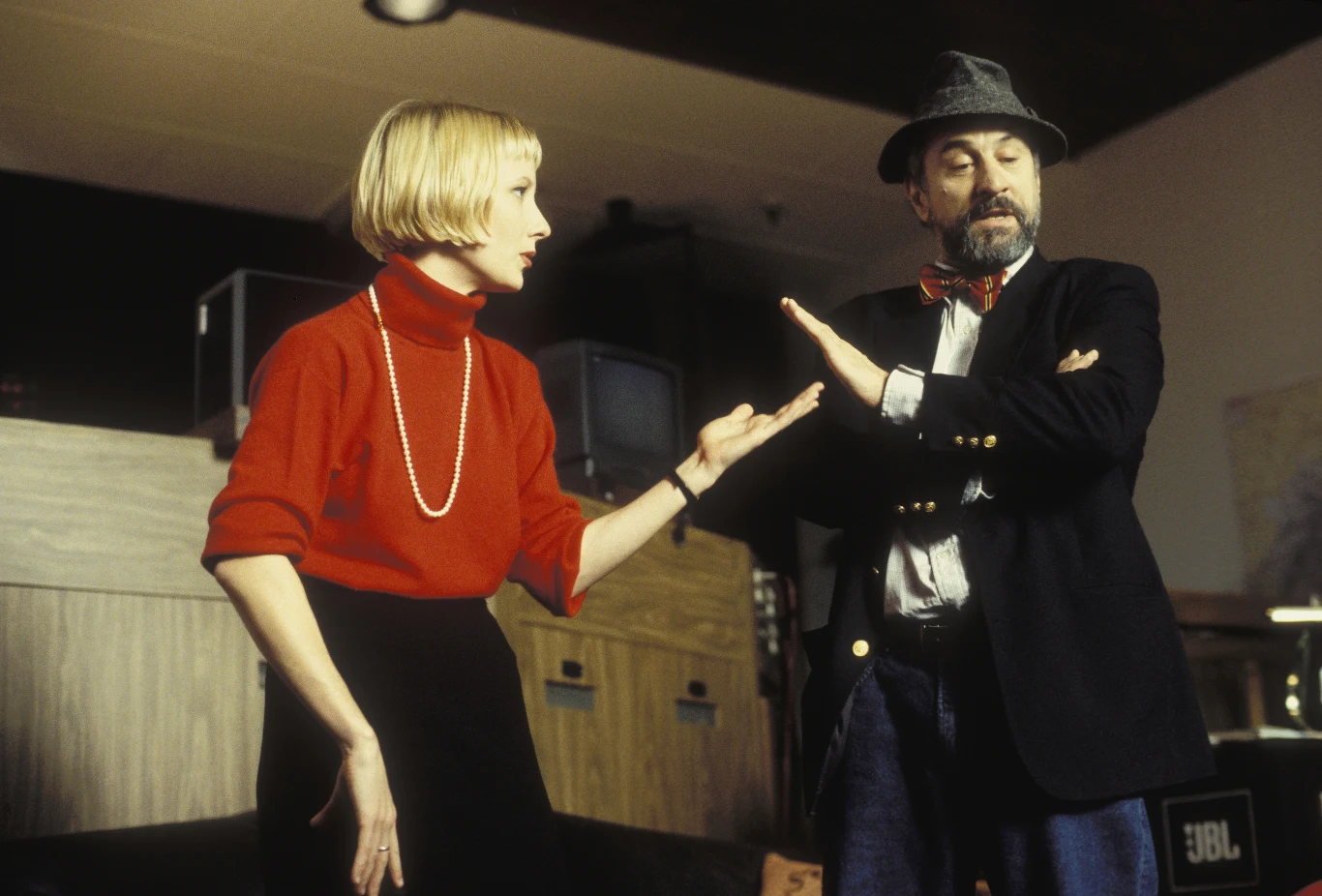 Kadr z filmu "Wag the Dog"