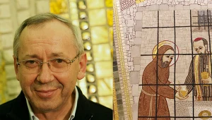 Zdjęcie Marko Rupnik i fragment mozaiki jego autorstwa