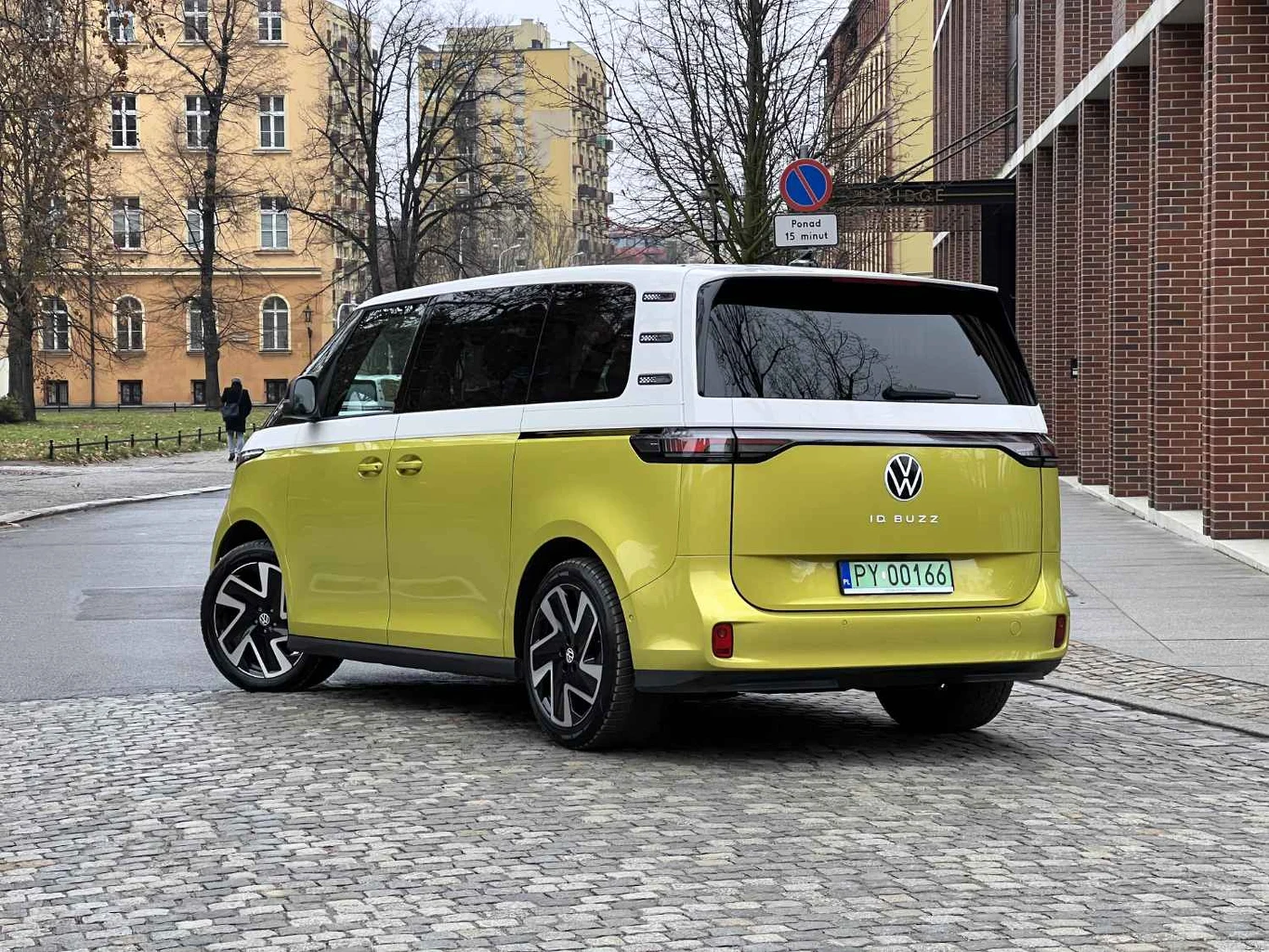 Oryginalny design nadwozia podkreślają żywe kolory karoserii