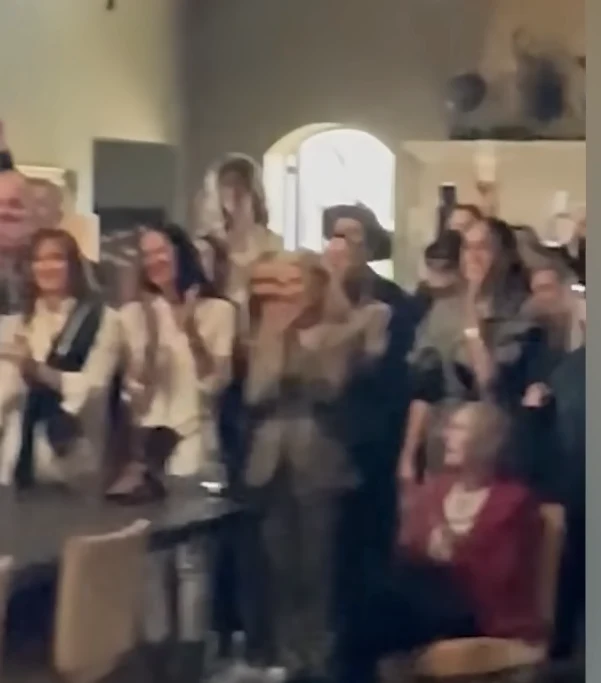 Sussexowie w końcu znaleźli przyjaciół w Hollywood. Zaprosili ich na uroczystość pełną gwiazd Sussexowie w końcu znaleźli przyjaciół w Hollywood. Zaprosili ich na uroczystość pełną gwiazd