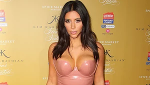 Taką bieliznę założy Kim Kardashian w walentynki? Kuszący strój niewiele pozostawia wyobraźni 