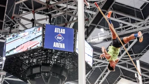 Piotr Lisek w powietrzu