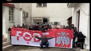 "Kibice" rumuńscy chwalą się skradzioną flagą kibiców reprezentacji Polski w rugby