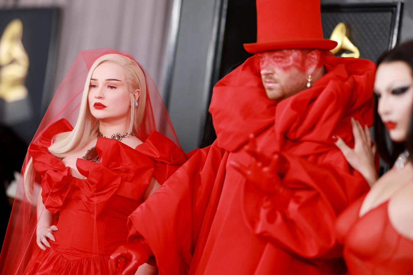 Na rozdaniu nagród Grammy 2023 nie zabrakło największych gwiazd muzyki i amerykańskich celebrytów. Na zdjęciu Kim Petras i Sam Smith, którzy otrzymali statuetkę za piosenkę "Unholy".