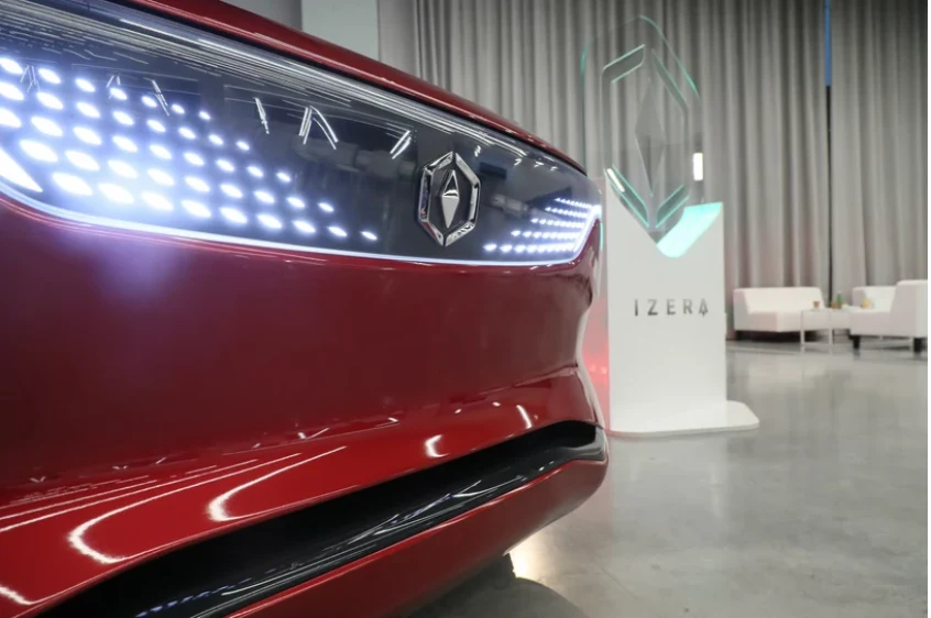 Uruchomienie fabryki samochodów elektrycznych Izera w Jaworznie planowane jest na grudzień 2025 r. Uruchomienie fabryki samochodów elektrycznych Izera w Jaworznie planowane jest na grudzień 2025 r.