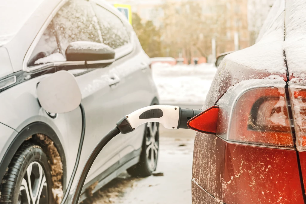 Zasięg samochodów elektrycznych zimą kurczy się zatrważająco