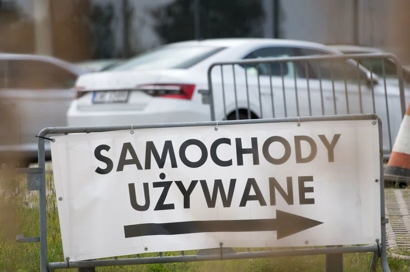 Każdą sprzedaż i zakup samochodu należy zgłosić w urzędzie Każdą sprzedaż i zakup samochodu należy zgłosić w urzędzie