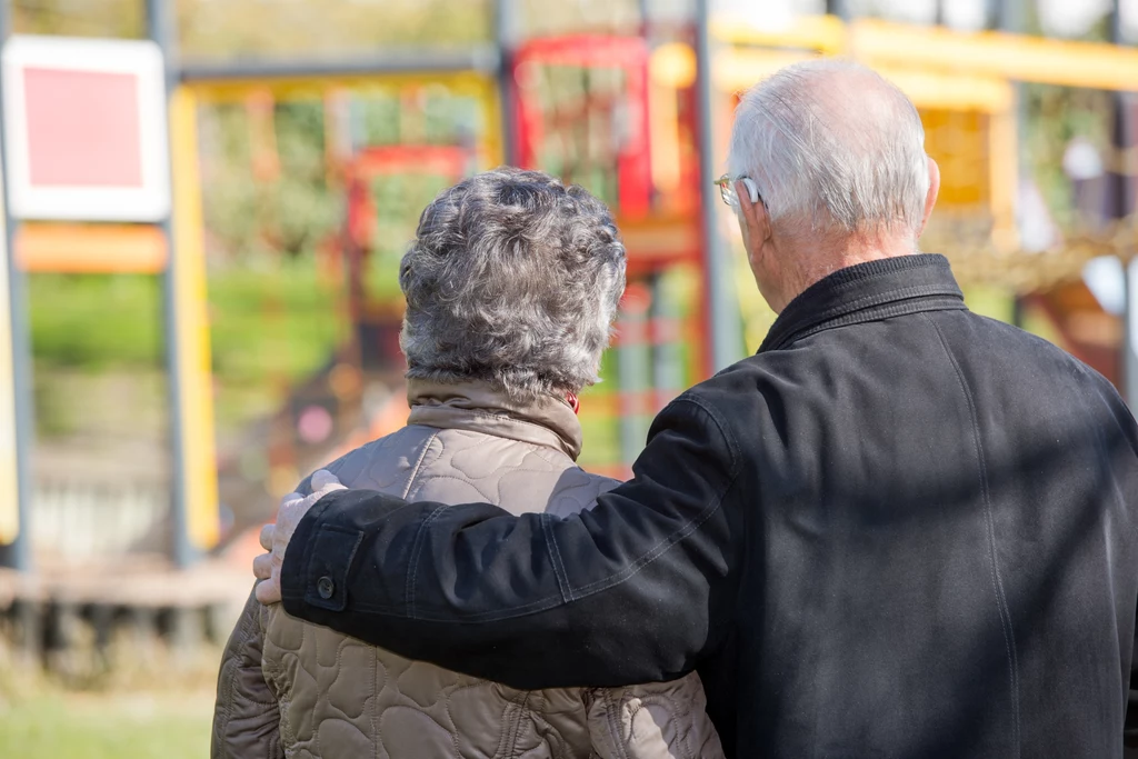 Starzejące się społeczeństwa wymagają od rządów państw szeroko zakrojonych działań w kontekście opieki nad seniorami