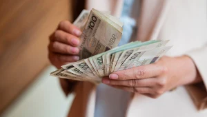 Zmieniasz pracę? Możesz dostać nawet 300 zł mniej z ostatniej wypłaty