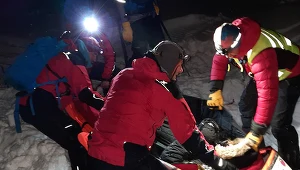 Ratownicy pomogli m.in. mężczyźnie ważącemu 150 kilogramów