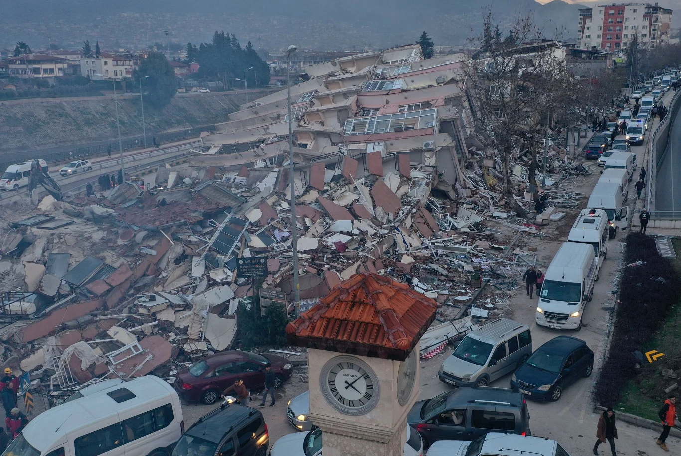 Trzęsienie ziemi w Turcji kosztowało życie tysiące osób, na zdjęciu zniszczenia w prowincji Hatay