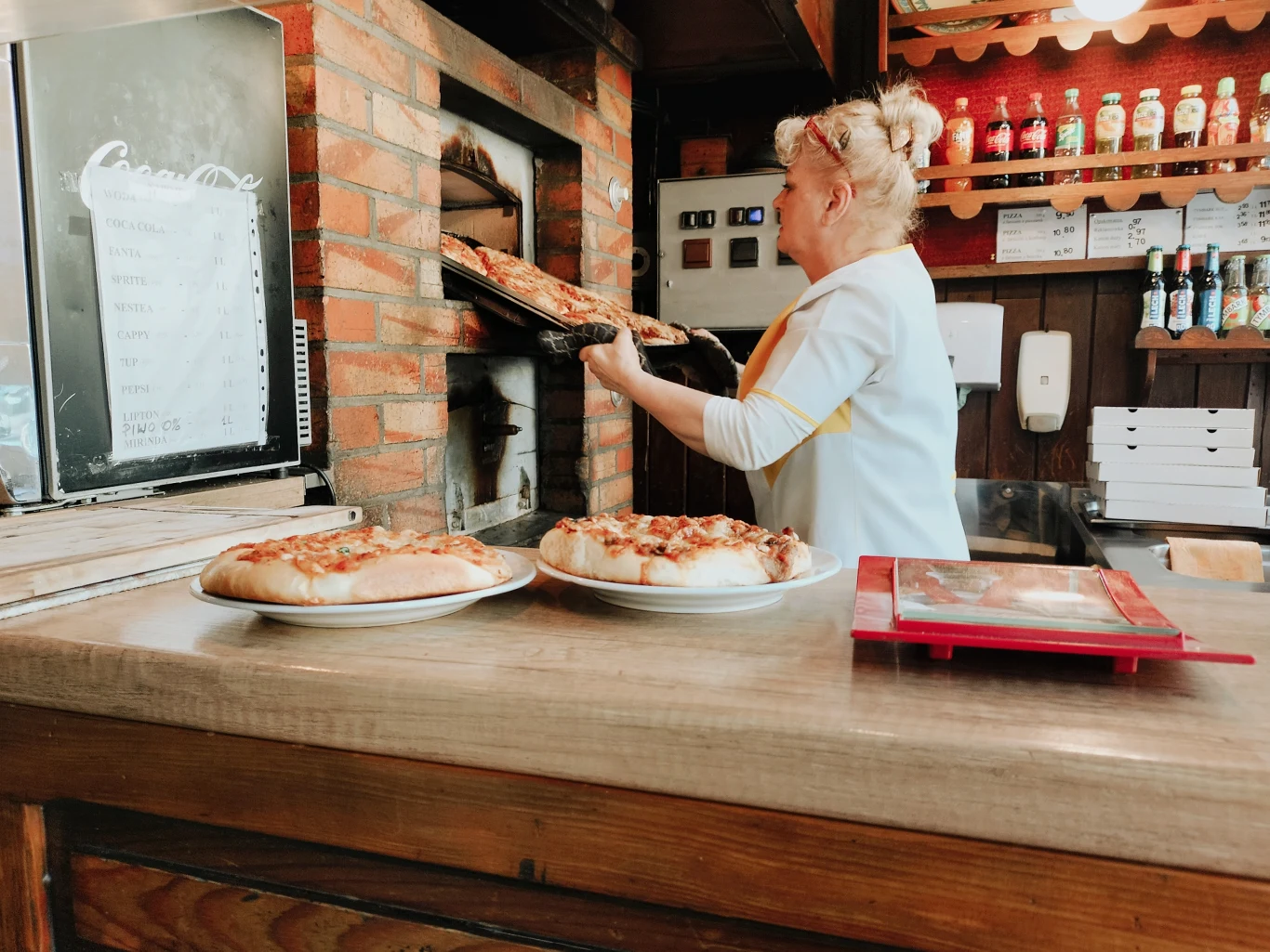 Piec, w którym obecnie wypieka się pizze, to ten sam, który stanął w słupskiej pizzerii w 1975 roku 