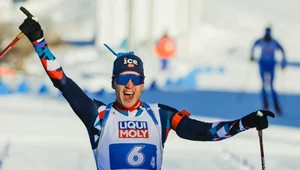 Johannes Thingnes Boe przyprowadził sztafetę mieszaną Norwegii na pierwszym miejscu