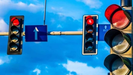 ​Zmiany w sygnalizacji świetlnej. Kiedy możemy się spodziewać wprowadzenia białego światła?