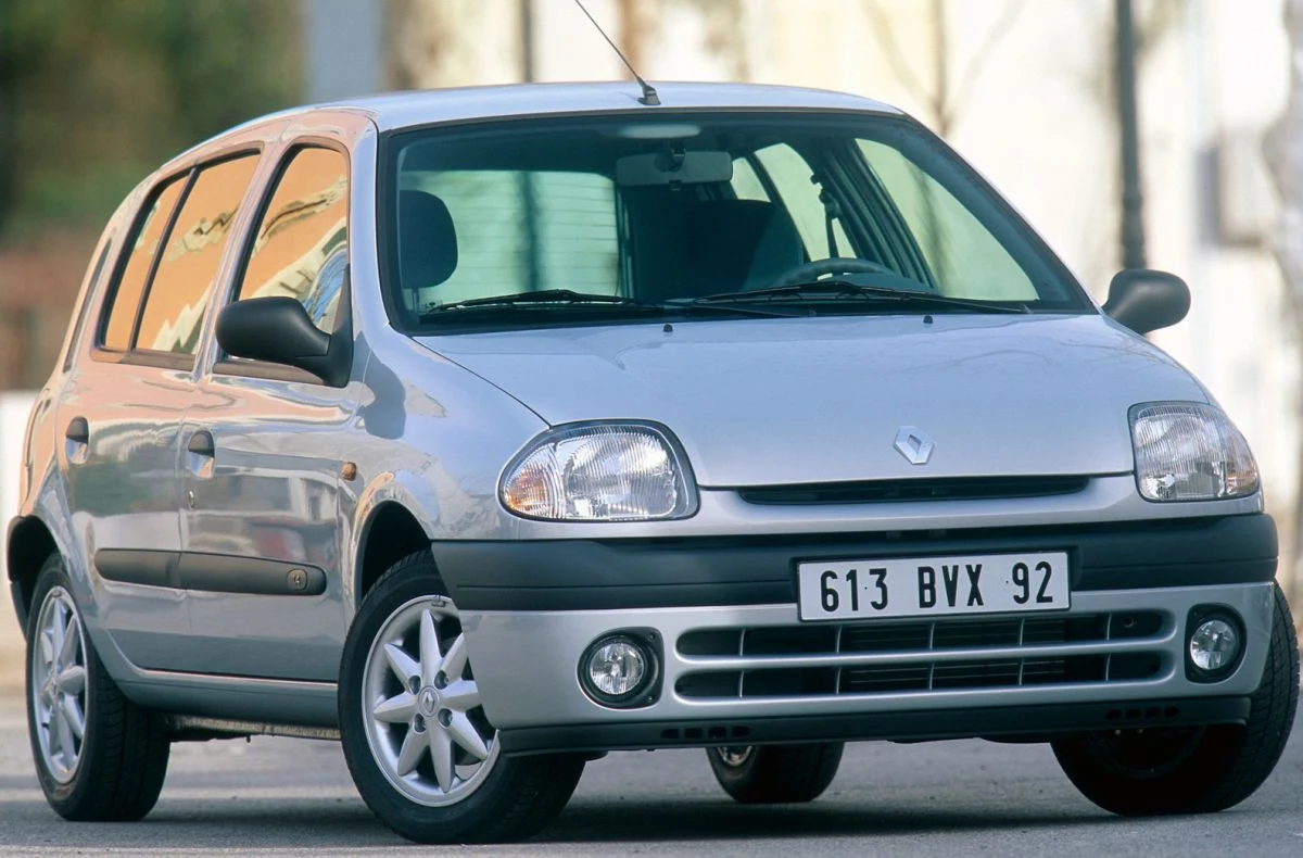 Renault Clio - 5 013 zezłomowanych Renault Clio - 5 013 zezłomowanych