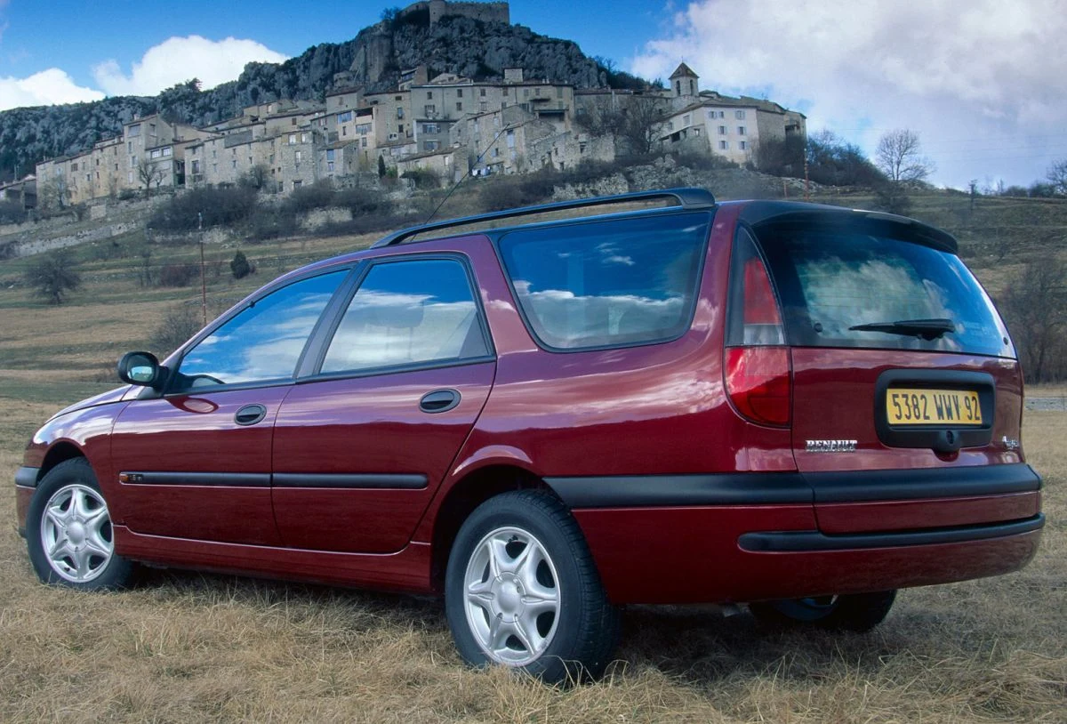 Renault Laguna - 4 770 zezłomowanych Renault Laguna - 4 770 zezłomowanych