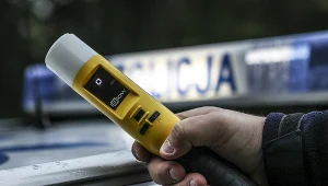 Nastolatki z Grodziska Wielkopolskiego były tak pijane, że nie udało się przeprowadzić badania alkomatem, zdj. ilustracyjne