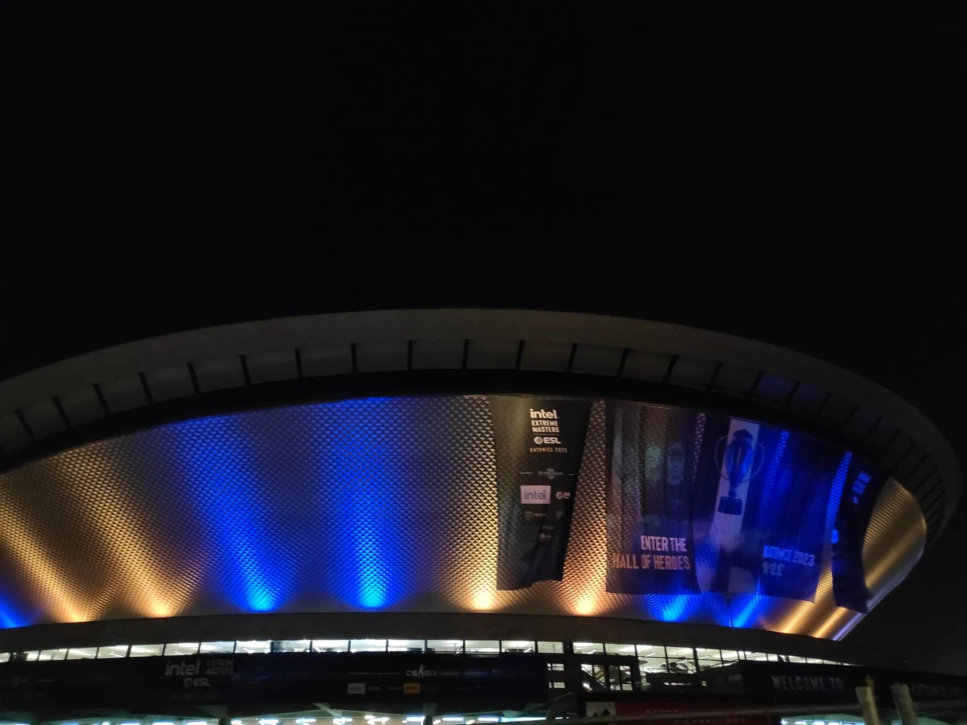 Katowicki Spodek wieczorową porą zrobi wrażenie na każdym!