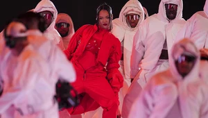 Rihanna podczas występu na Super Bowl