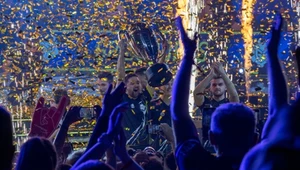 G2 wznosi puchar IEM Katowice 2023