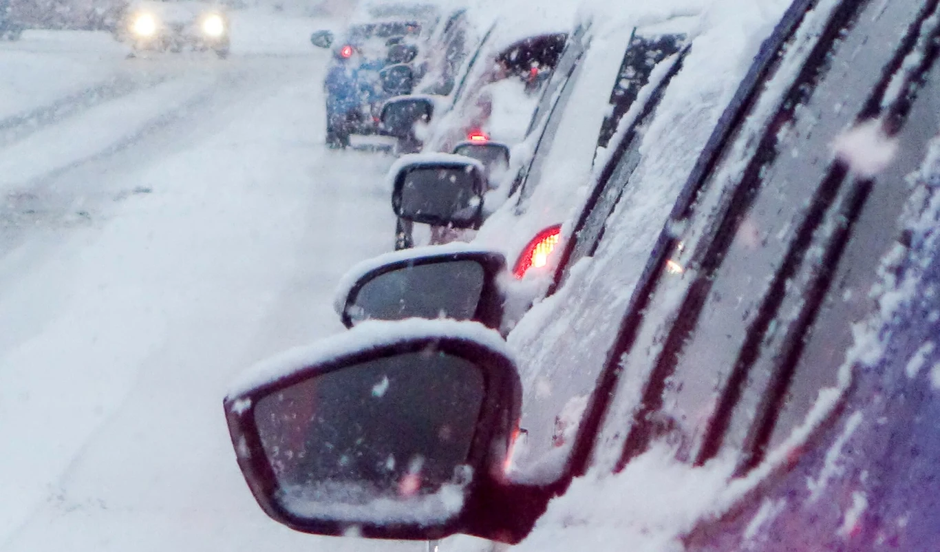 Jazda na rezerwie, szczególnie w okresie zimowym, może doprowadzić do kosztownych usterek. Jazda na rezerwie, szczególnie w okresie zimowym, może doprowadzić do kosztownych usterek.