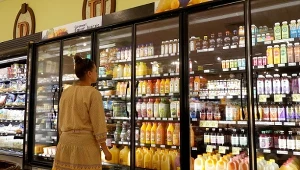 Sklepy detaliczne chcą wprowadzić dodatkową opłatę za schłodzenie produktu (zdj. ilustracyjne)