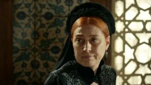 „Wspaniałe stulecie” streszczenie odcinka 229. Hürrem jest zrozpaczona ciążą Nazenin. Fatma chce, by wszyscy się o niej dowiedzieli. 