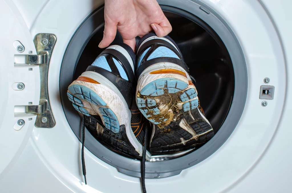 Do prania butów używaj delikatnych detergentów
