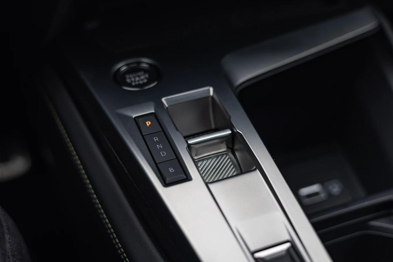 Peugeot 408 GT PHEV 225