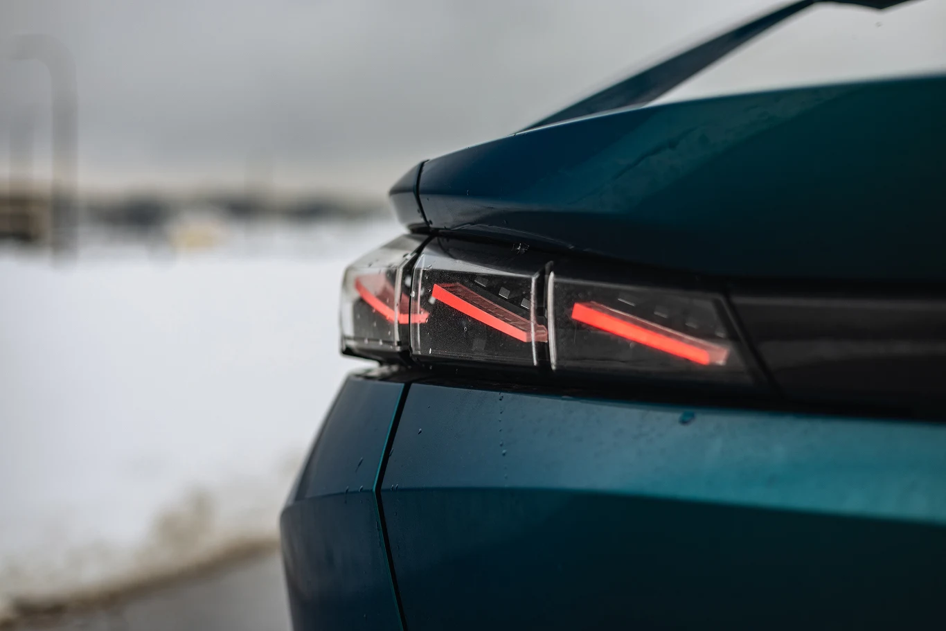 Peugeot 408 GT PHEV 225