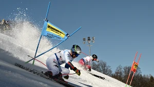 Wojciech Gałuszka (na dalszym planie) miał szansę debiutu w MŚ w narciarstwie alpejskim. Niestety rywalizacja drużynowa odbywała się po raz ostatni