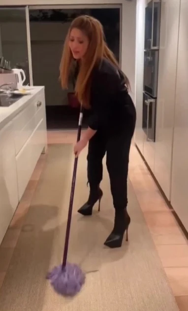 Shakira zszokowała nagraniem na Instagramie. Grozi Pique? Shakira zszokowała nagraniem na Instagramie. Grozi Pique?