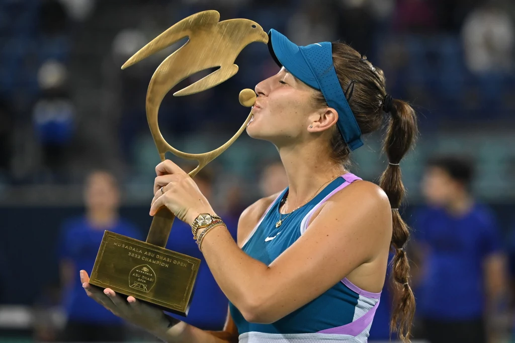Belinda Bencic po triumfie w Abu Zabi Belinda Bencic po triumfie w Abu Zabi
