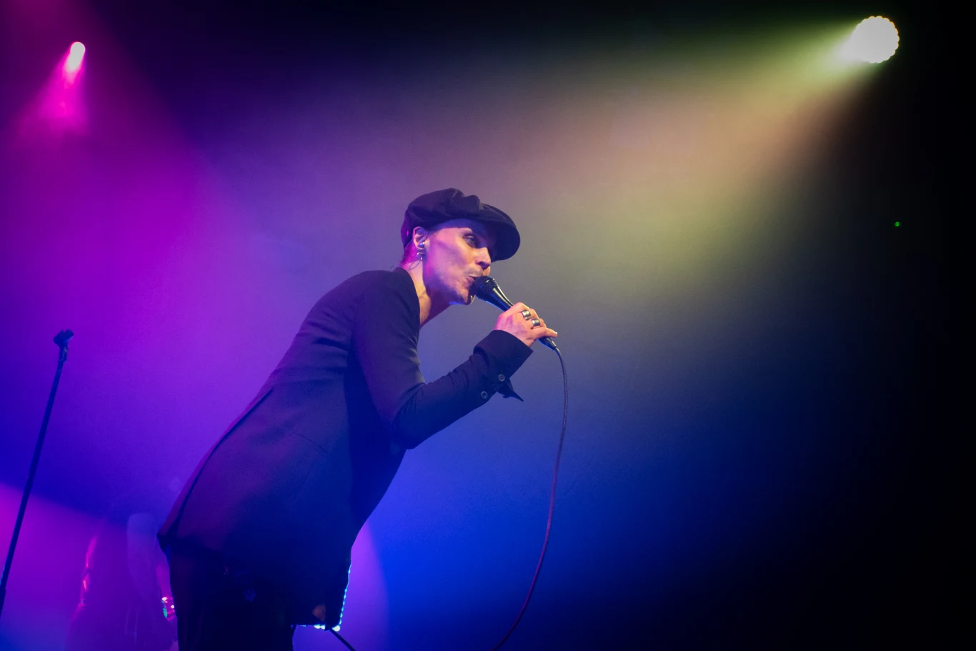 "Artystycznie rzecz biorąc, główną różnicą między HIM i VV jest dodatkowa linia w Heartagramie, ale cóż to za znakomita linia! To jakby The Mamas and The Papas przebrani za Metallikę byli w drodze na imprezę Halloweenową w Studio 54, a kto nie chciałby być tego świadkiem?" - żartował Valo przed wyjazdem w tourne.