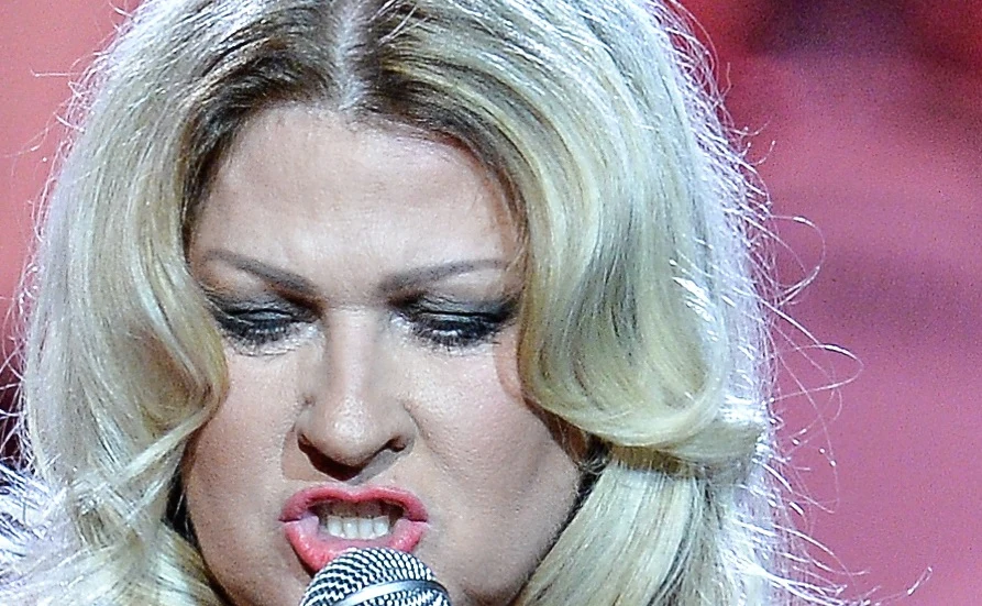 Beata Kozidrak ma peruki świetnej jakości, stąd tak trudno odróżnić je od prawdziwych włosów Beata Kozidrak ma peruki świetnej jakości, stąd tak trudno odróżnić je od prawdziwych włosów