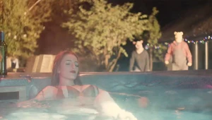 Kadr z filmu "Puchatek: Krew i miód"