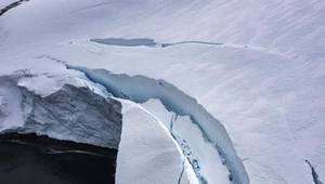 Antarktyda. Ciepła woda topi Thwaites, czyli ogromny "Lodowiec Zagłady"