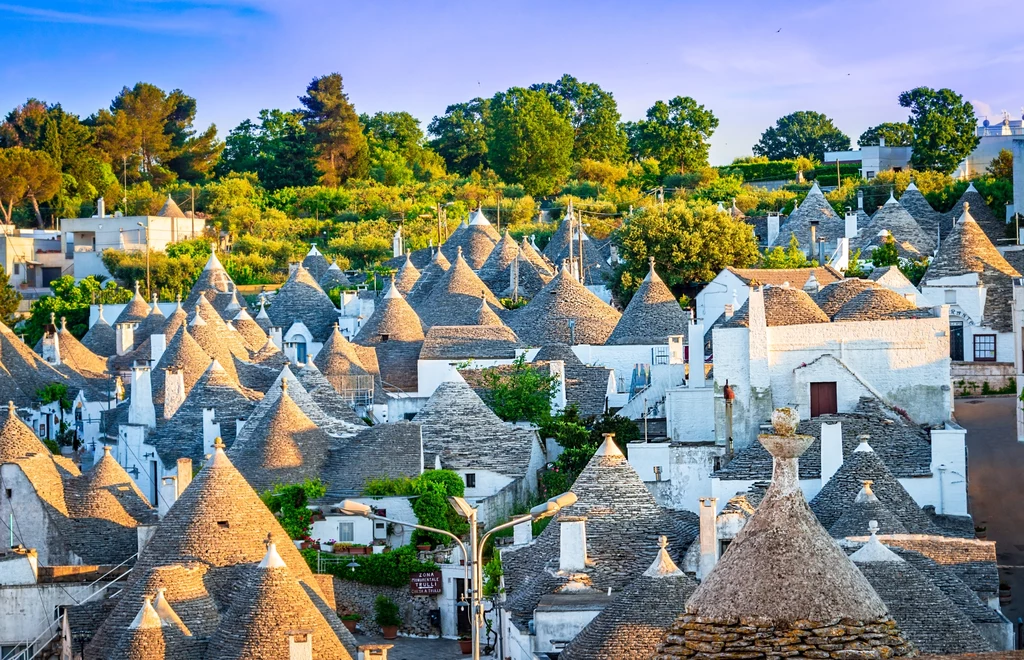 Alberobello w włoskie Apulii to bajkowe miejsce, idealne na spokojny urlop 