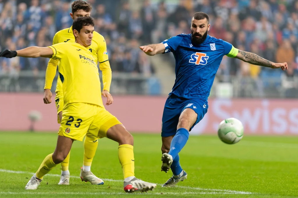 Lech Poznań w meczu z Villarreal CF Lech Poznań w meczu z Villarreal CF