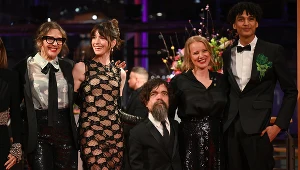 Joanna Kulig (2P) podczas światowej premiery filmu "She Came to Me" na Berlinale