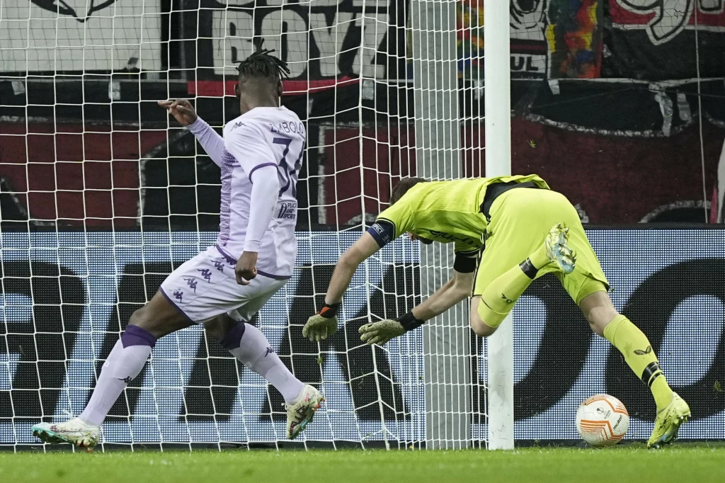 Kuriozalny gol w meczu Bayer Leverkusen - AS Monaco Kuriozalny gol w meczu Bayer Leverkusen - AS Monaco