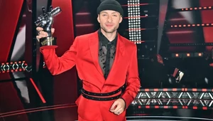 Wygrał "The Voice of Poland", teraz chce pojechać na Eurowizję. Dominik Dudek prezentuje "Be Good"