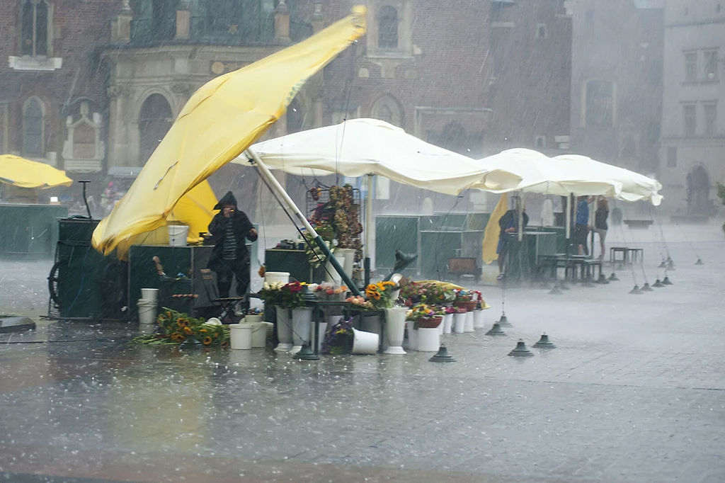 Instytut Meteorologii i Gospodarki Wodnej ostrzega, że przed nami groźny weekend