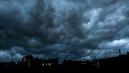 Pogodowy armagedon już dziś. Silny wiatr będzie stanowił zagrożenie dla ludzi i potężne zniszczenia!